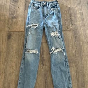Hollister mom Jean
